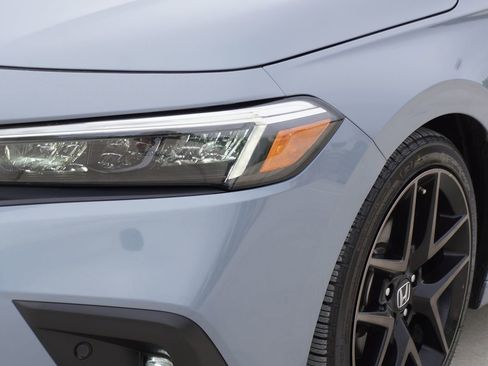 Used 2022 Honda Civic Sport Touring image 2