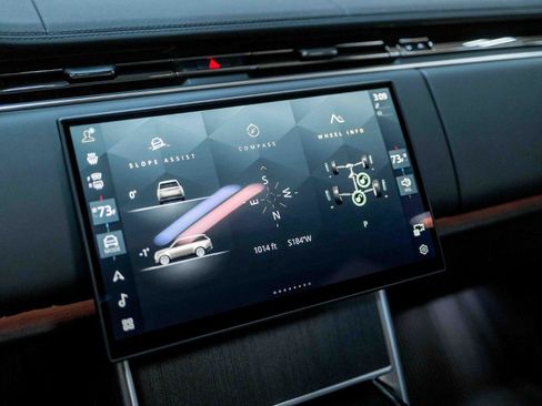 Used 2025 Land Rover Range Rover SE image 65