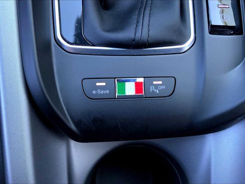 Used 2024 Alfa Romeo Tonale Veloce image 33