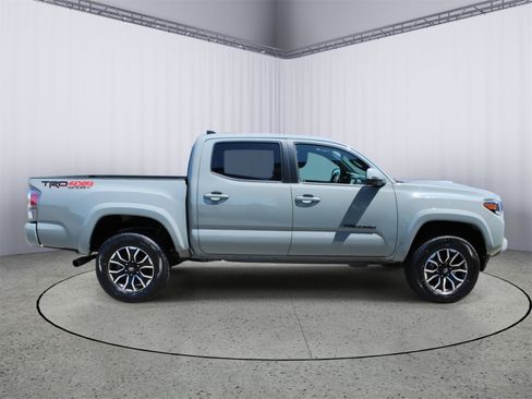 Used 2023 Toyota Tacoma TRD Sport w/ TRD Premium Sport Package AWD/4WD image 9