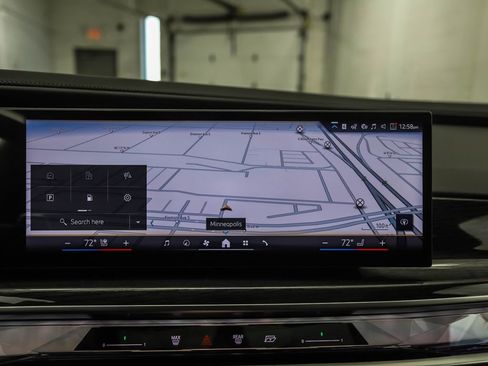 Used 2026 BMW 750e xDrive image 16