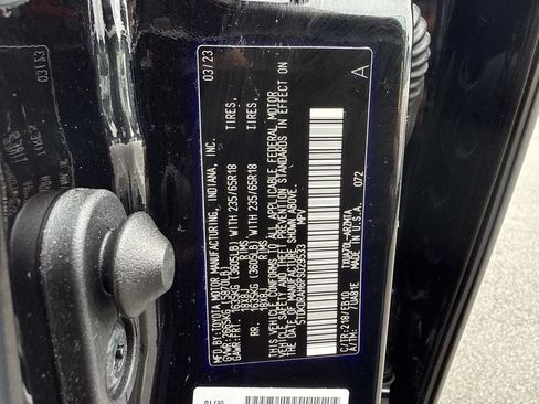 Used 2023 Toyota Highlander XLE FWD image 26