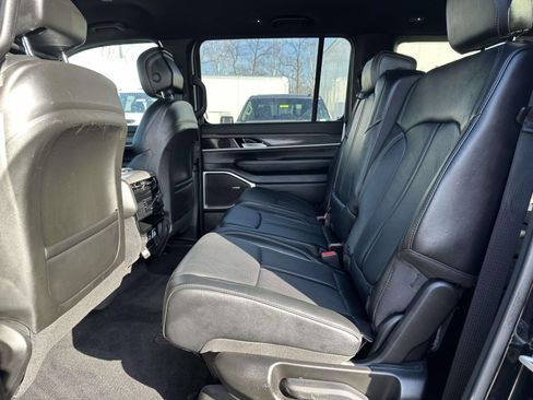 Used 2024 Jeep Wagoneer L Series II w/ Flexible Seating Group image 23