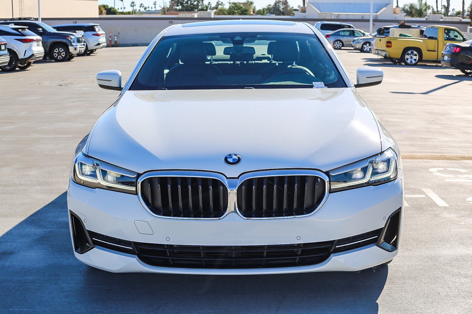 Used 2023 BMW 530i w/ Convenience Package RWD image 2