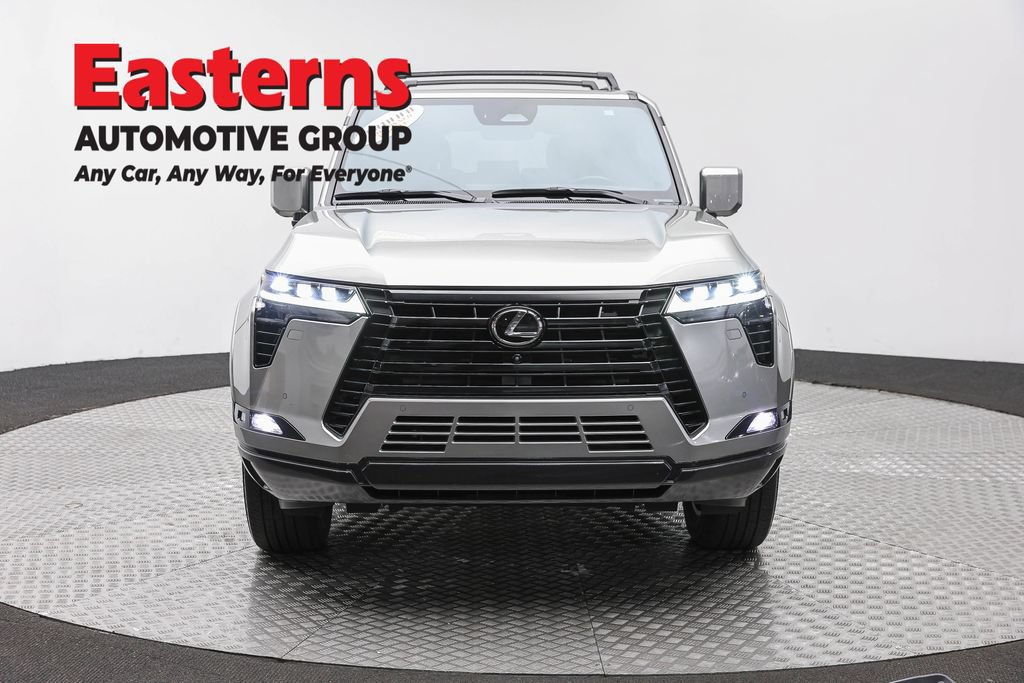 Used 2024 Lexus GX 550 w/ Cold Area Package AWD/4WD image 3