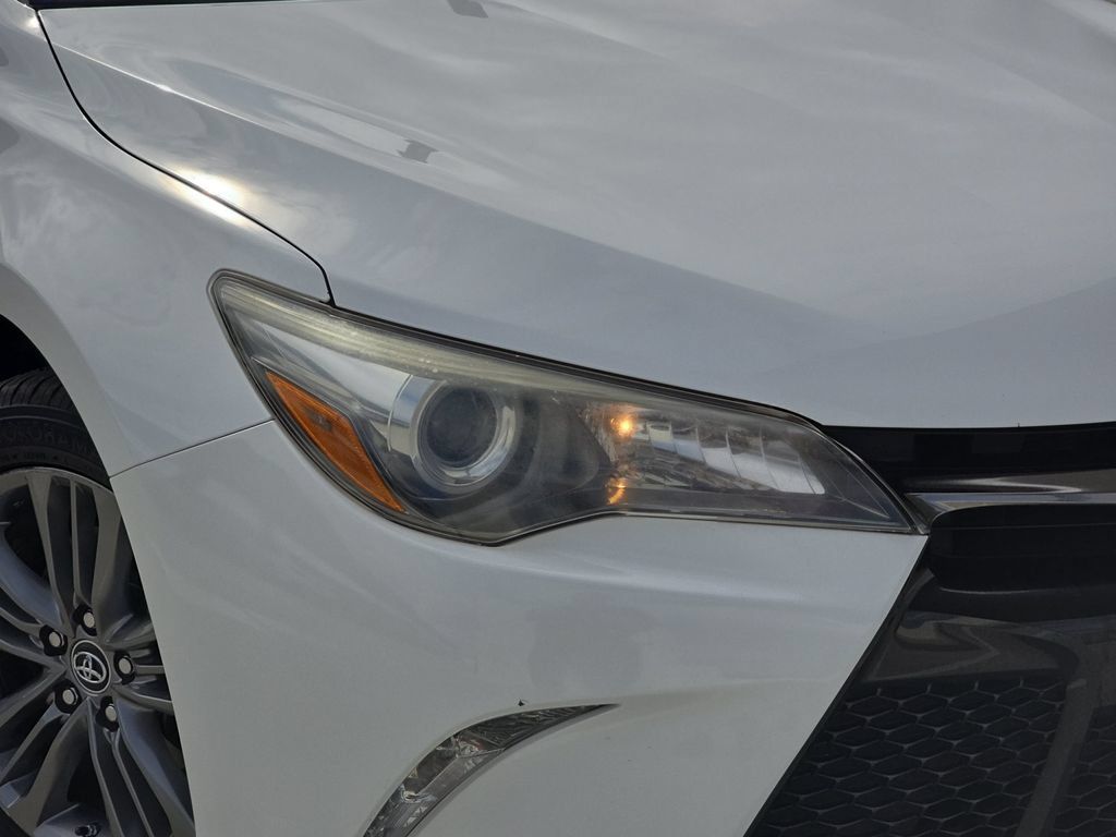 Used 2017 Toyota Camry SE FWD image 32
