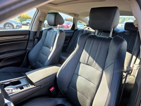 Used 2019 Honda Accord Touring image 32