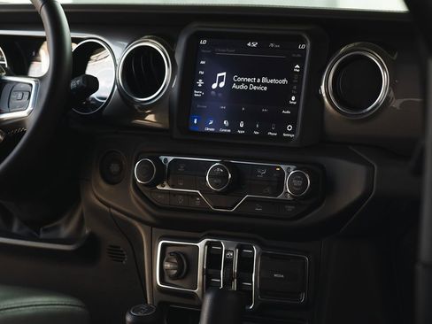 Used 2023 Jeep Gladiator Overland image 20