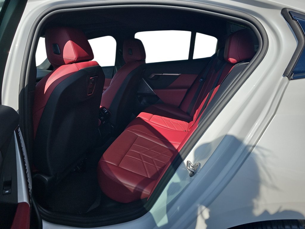 Used 2024 BMW i5 eDrive40i w/ M Sport Package RWD image 14