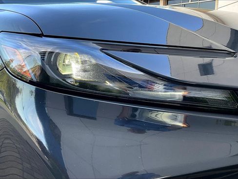 Used 2025 Toyota Camry SE image 30