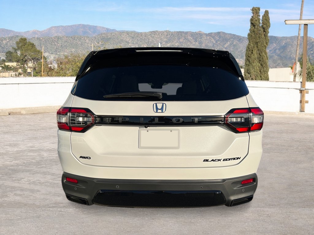 New 2026 Honda Pilot Black Edition image 4