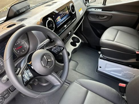 New 2026 Mercedes-Benz Sprinter 2500 image 9