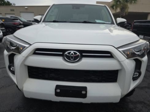 Used 2022 Toyota 4Runner SR5 Premium AWD/4WD image 9