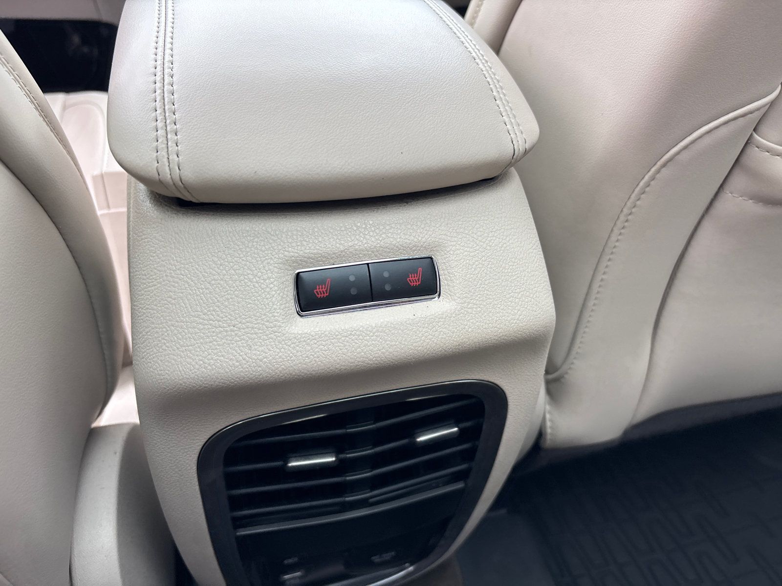 Used 2019 Lincoln MKC Reserve w/ MKC Climate Package FWD image 31