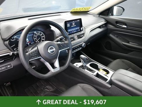 Used 2024 Nissan Altima 2.5 SV image 23