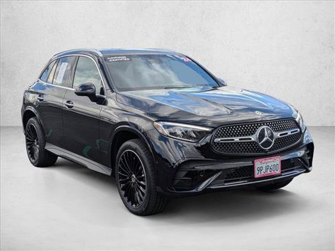 Used 2024 Mercedes-Benz GLC 300 image 3