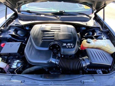 Certified 2021 Chrysler 300 Touring L image 28