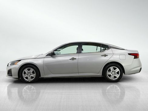 Used 2024 Nissan Altima 2.5 S image 2