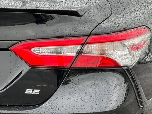 Certified 2019 Toyota Camry SE FWD image 29
