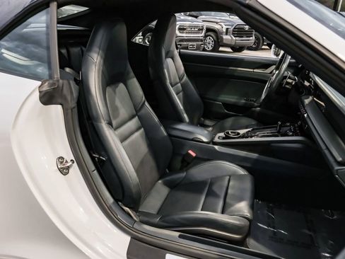 Used 2020 Porsche 911 Carrera 4S image 34