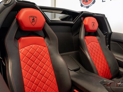 Used 2015 Lamborghini Aventador LP 700-4 image 7