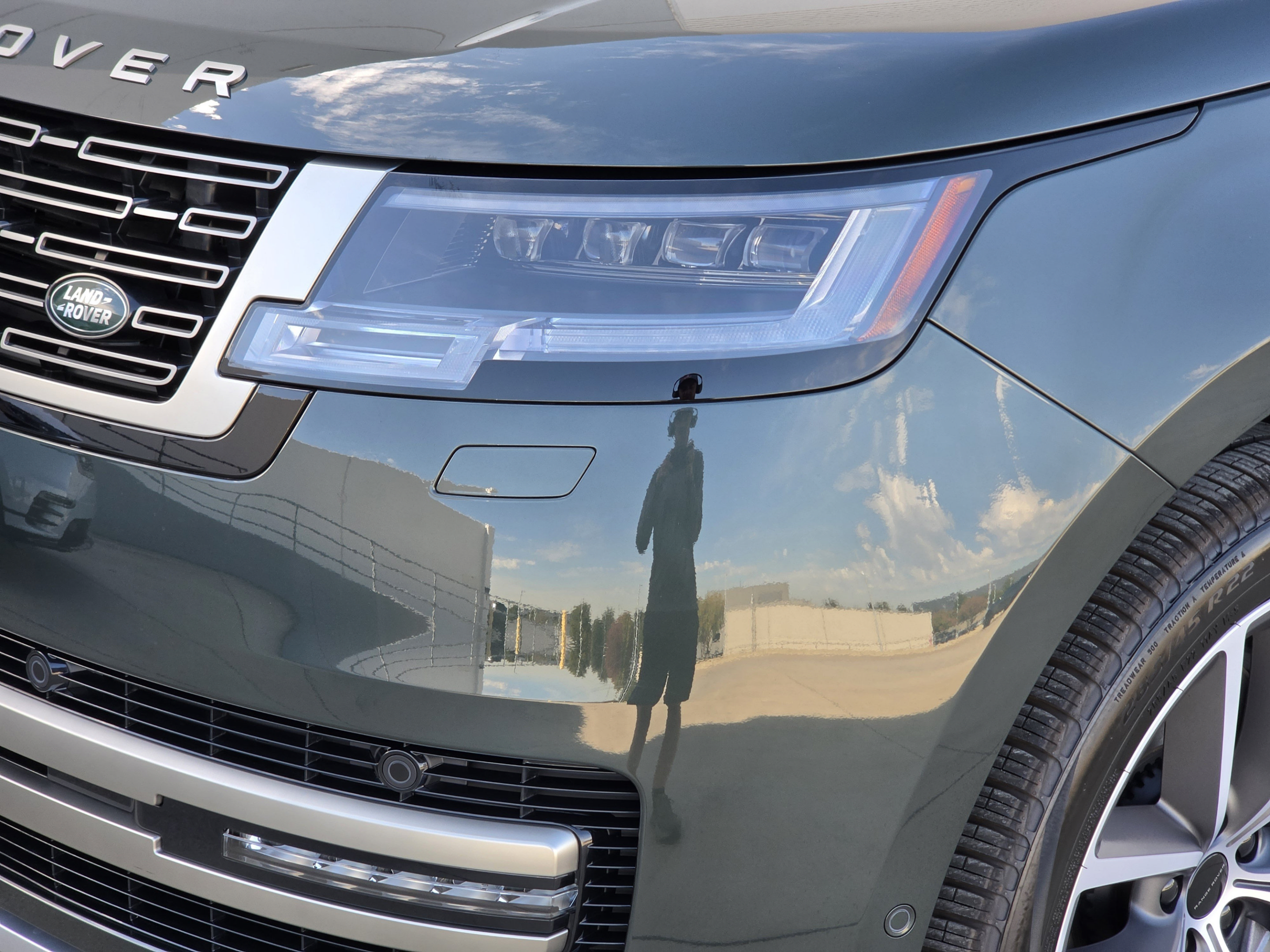 New 2026 Land Rover Range Rover Long Wheelbase SE AWD/4WD image 29