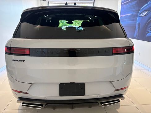 New 2026 Land Rover Range Rover Sport Dynamic SE AWD/4WD image 3