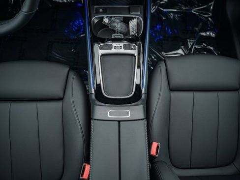 New 2026 Mercedes-Benz GLB 250 4MATIC image 27