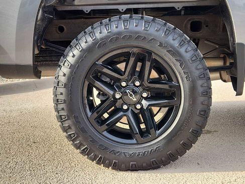 Used 2021 Chevrolet Silverado 1500 Custom Trail Boss w/ LPO, Dark Essentials Package image 4