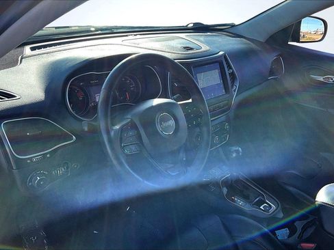 Used 2023 Jeep Cherokee Altitude Lux image 14