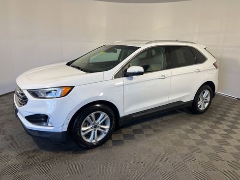 Used 2020 Ford Edge SEL w/ Cold Weather Package image 4