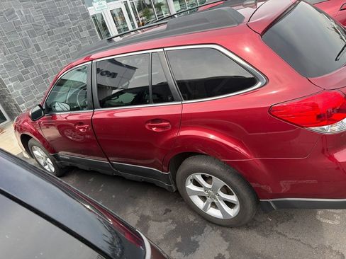 Used 2014 Subaru Outback 2.5i Premium AWD/4WD image 6