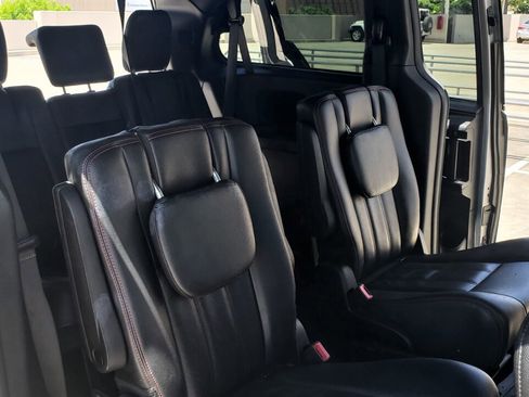Used 2016 Dodge Grand Caravan R/T image 13