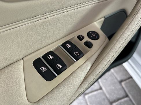 Used 2021 BMW 540i 540i w/ Premium Package image 11