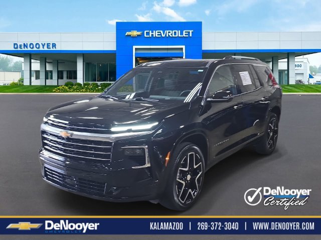 Used 2026 Chevrolet Traverse High Country w/ LPO, Floor Liner Package AWD/4WD image 1