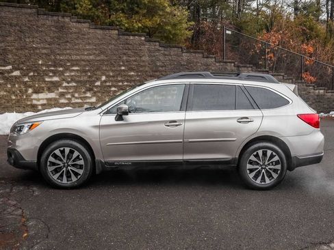 Used 2016 Subaru Outback 2.5i Limited image 9