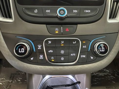 Used 2025 Chevrolet Malibu LT FWD image 26