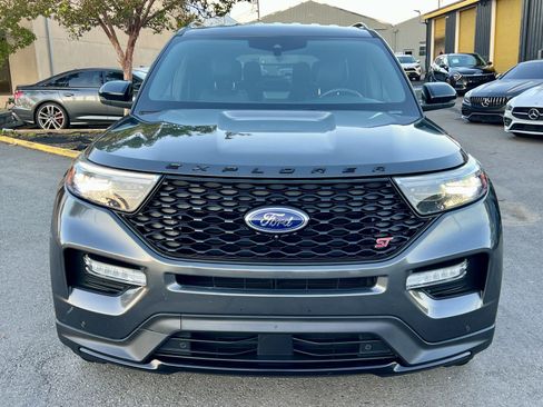 Used 2020 Ford Explorer ST w/ ST Street Pack image 2