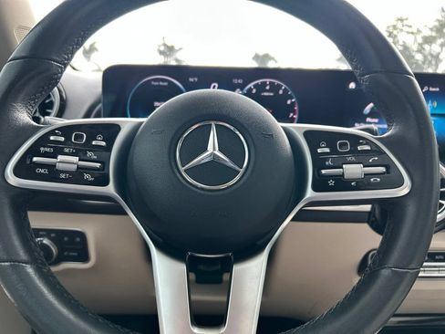 Used 2023 Mercedes-Benz GLB 250 image 23