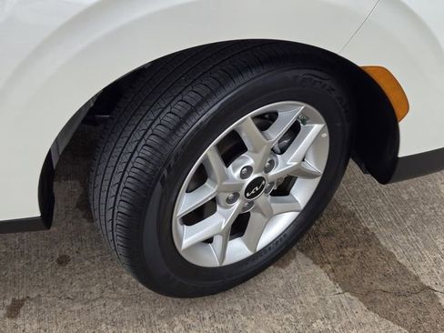 Used 2025 Kia Soul LX image 6