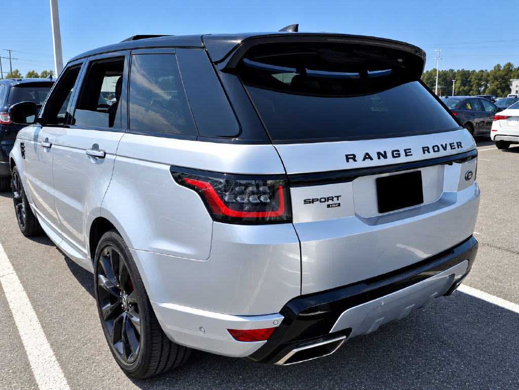 Used 2020 Land Rover Range Rover Sport HST AWD/4WD image 3