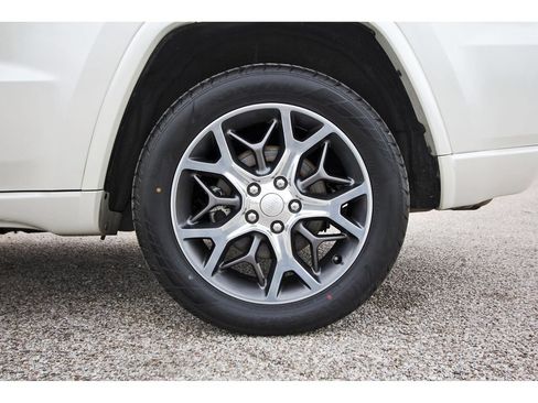 Used 2021 Jeep Grand Cherokee Overland RWD image 29