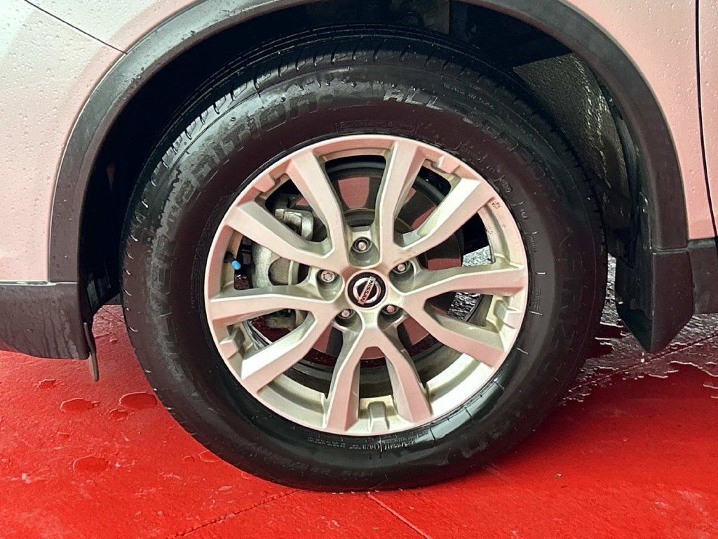 Used 2019 Nissan Rogue SV FWD image 11