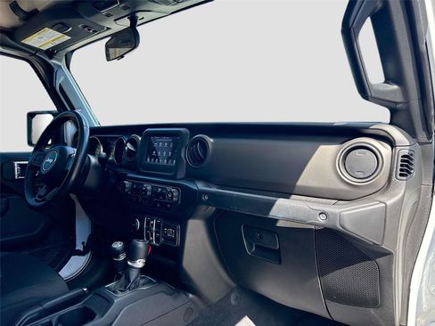 Used 2022 Jeep Gladiator Sport AWD/4WD image 26
