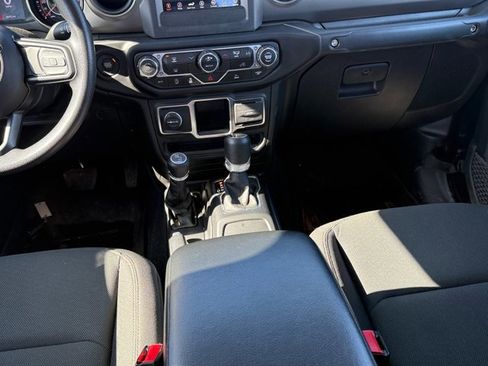 Used 2023 Jeep Gladiator Sport image 11