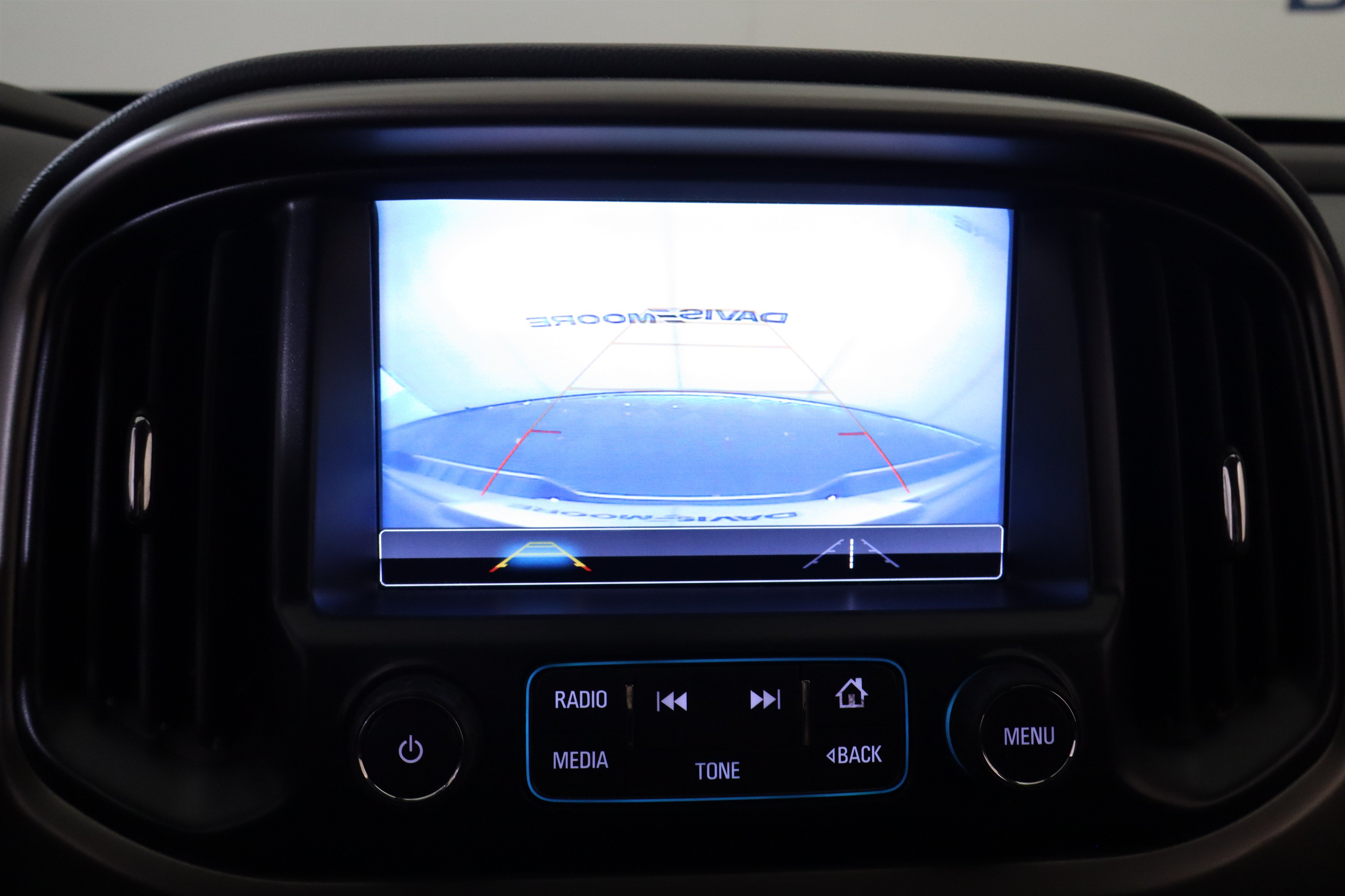 Used 2018 Chevrolet Colorado Z71 AWD/4WD image 25