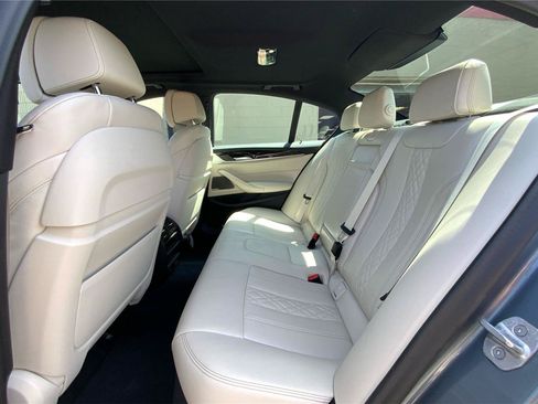 Used 2021 BMW 540i w/ Premium Package RWD image 11