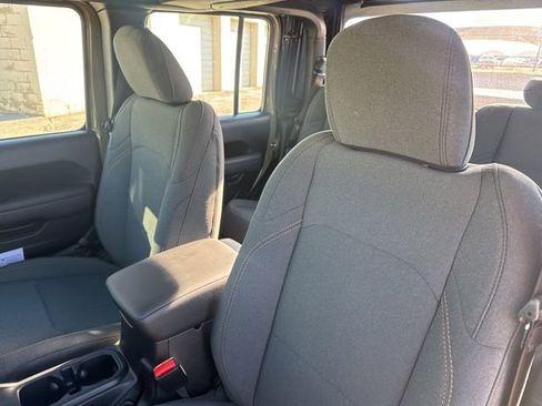 New 2026 Jeep Gladiator Sport image 9