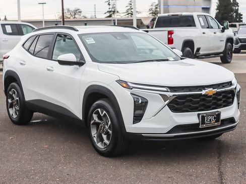 New 2026 Chevrolet Trax LT w/ Sunroof Package image 5