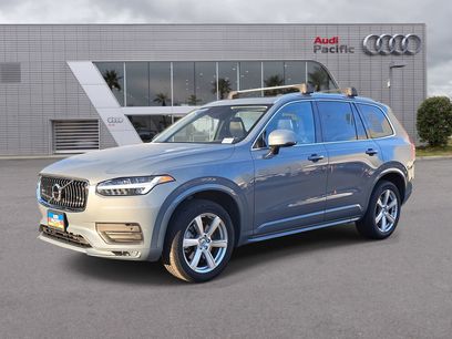 Used 2022 Volvo XC90 T5 Momentum